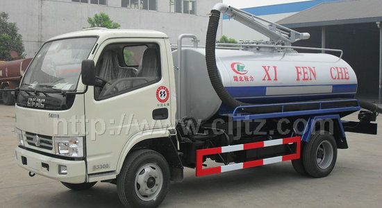 東風5立方吸糞車